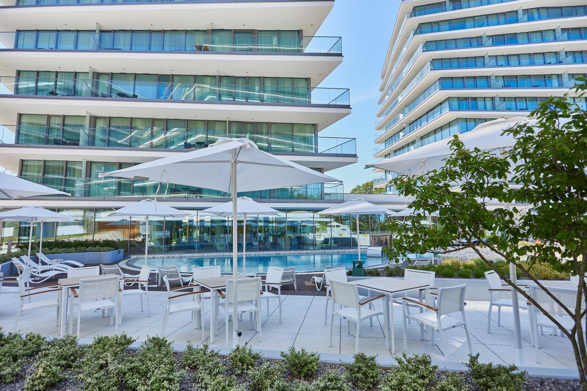 Wave Beachfront Family Apartment Miedzyzdroje Exterior photo