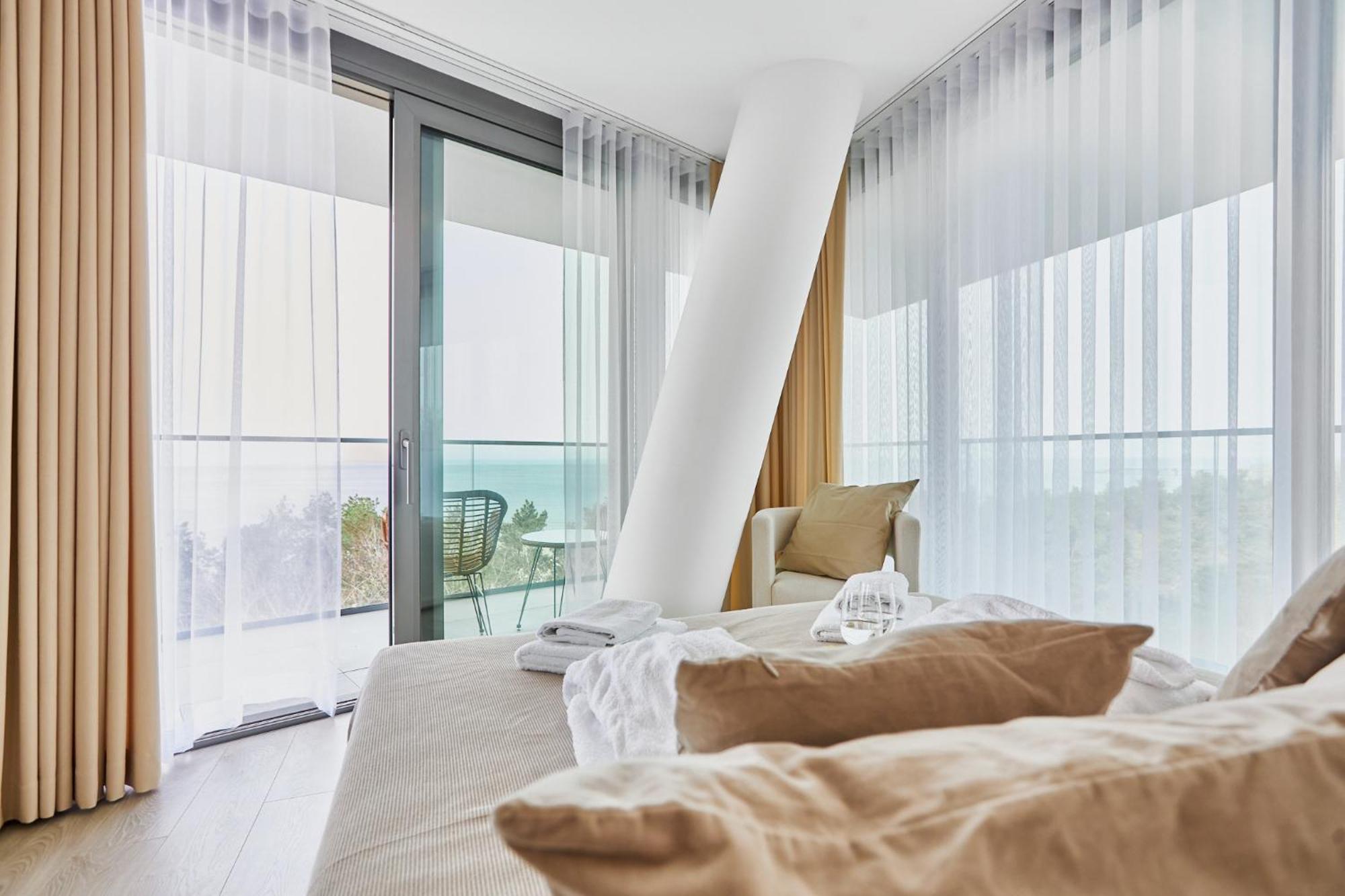 Wave Beachfront Family Apartment Miedzyzdroje Exterior photo