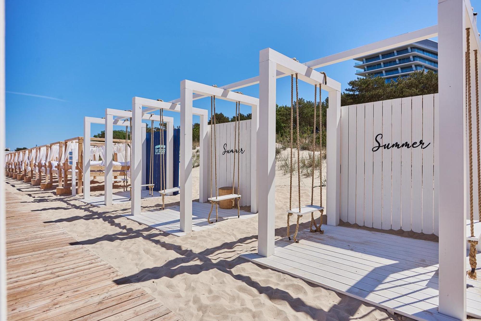 Wave Beachfront Family Apartment Miedzyzdroje Exterior photo